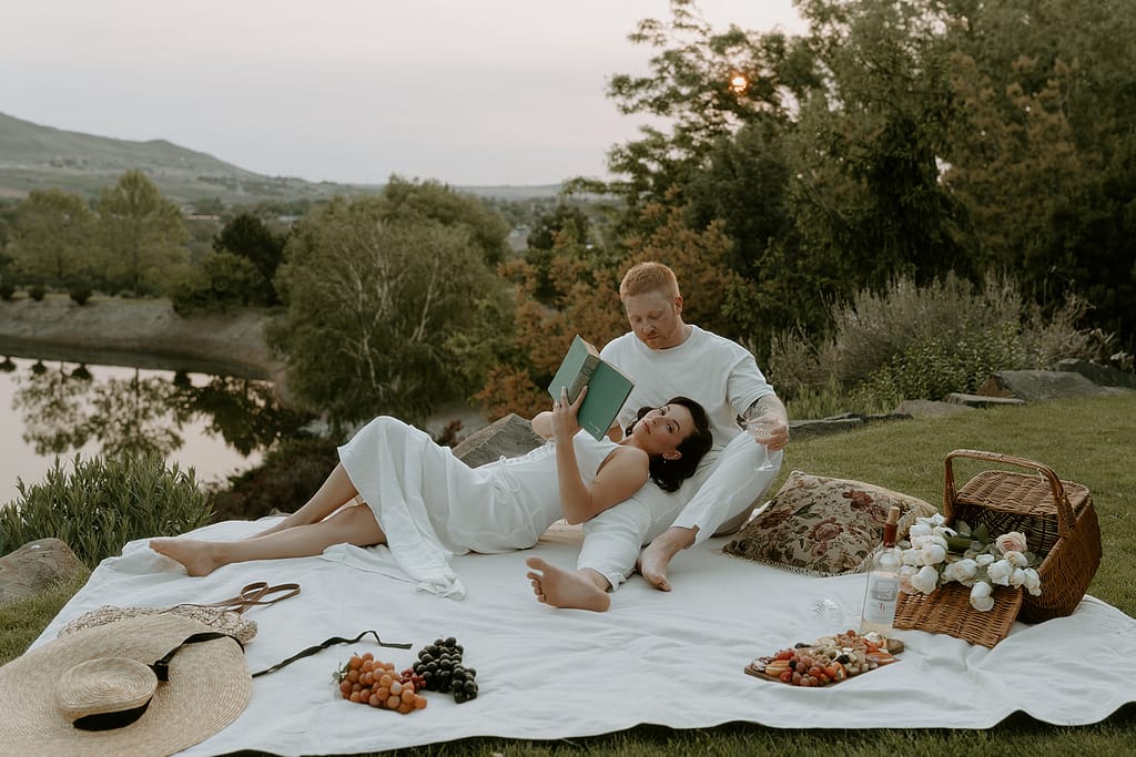 picnic styled couples photos