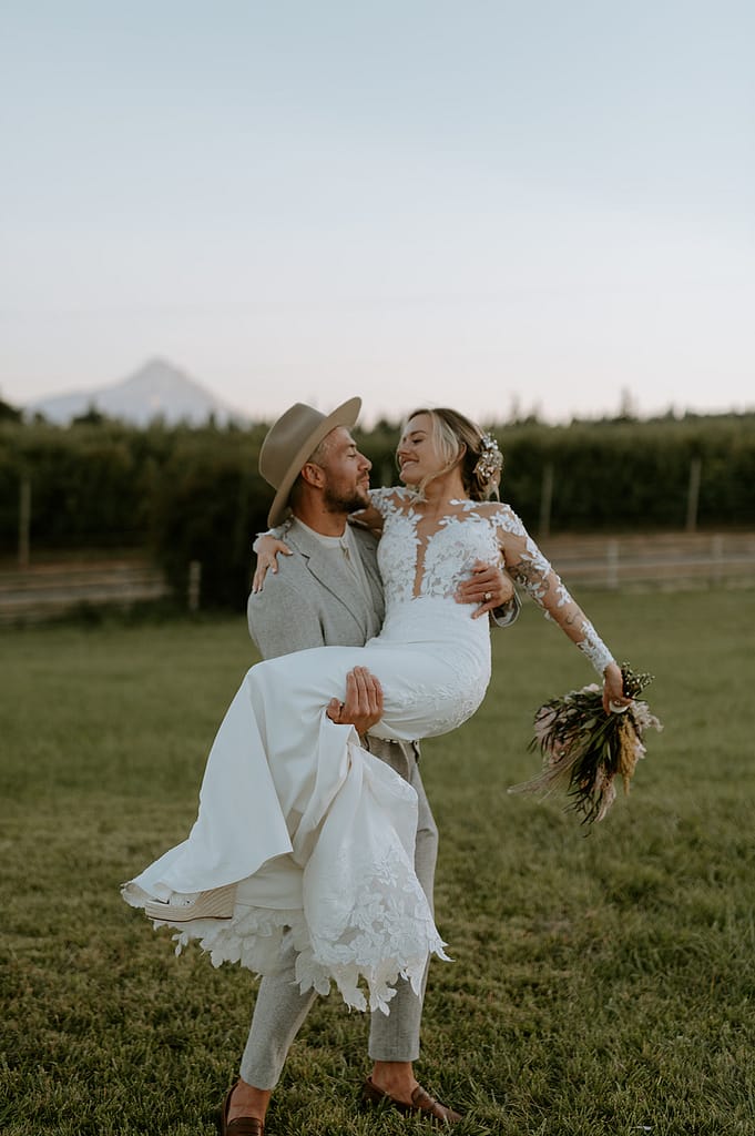 Orchard wedding in Oregon