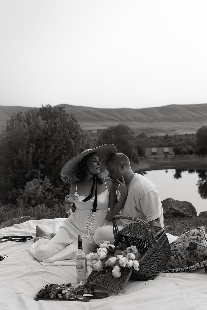 picnic styled couples photos